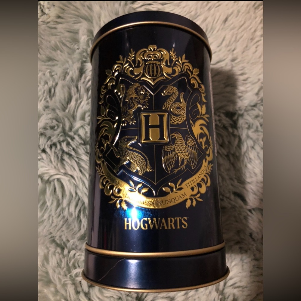 HARRY POTTER HOGWARTS Tin Container Music Box